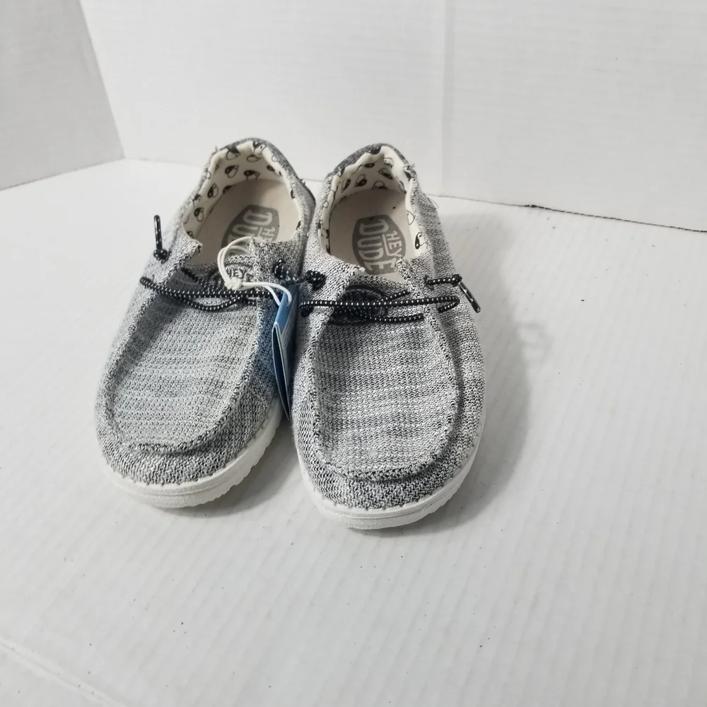 NWT HEY DUDE KIDS GRAY SHOES SIZE YOUTH 1